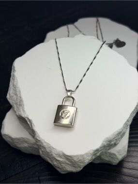 Luxury Silver Padlock Pendant Necklace - Silver